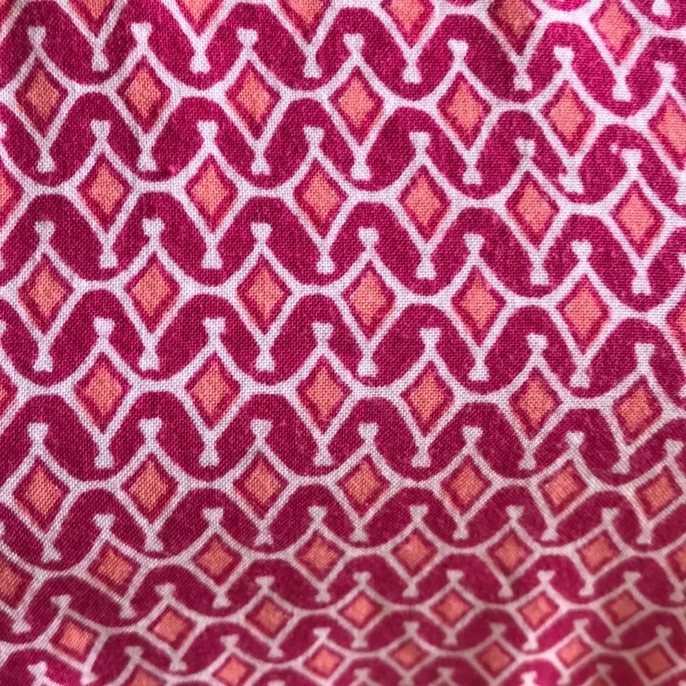 Fuchsia print top with solid back - Picture 2 of 5